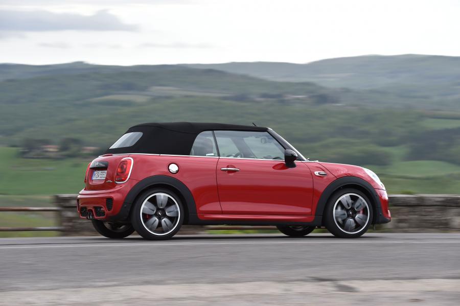  Mini Cooper S JCW Cabrio 2016 года  (фото 35 из 104)